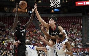 媒体人：给小杨首秀打70分 期待小杨能在夏季联赛拿个三双