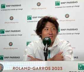 网上百家乐官方网站-张之臻法网次轮赛后：有分析、有自黑、也有欢声笑语