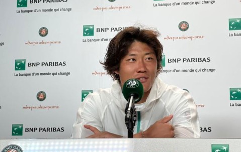 网上百家乐官方网站-张之臻法网次轮赛后：有分析、有自黑、也有欢声笑语